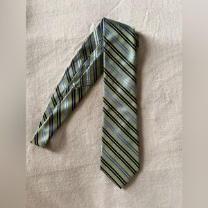 Roundtree & Yorke Striped Green and Blue Men's Tie 100% Silk Made in USA